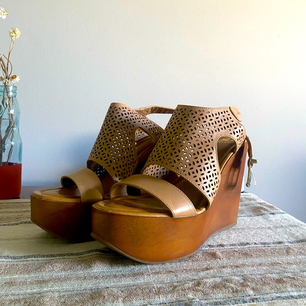 Platform wedges